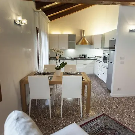 In Contesto Storico Apartment